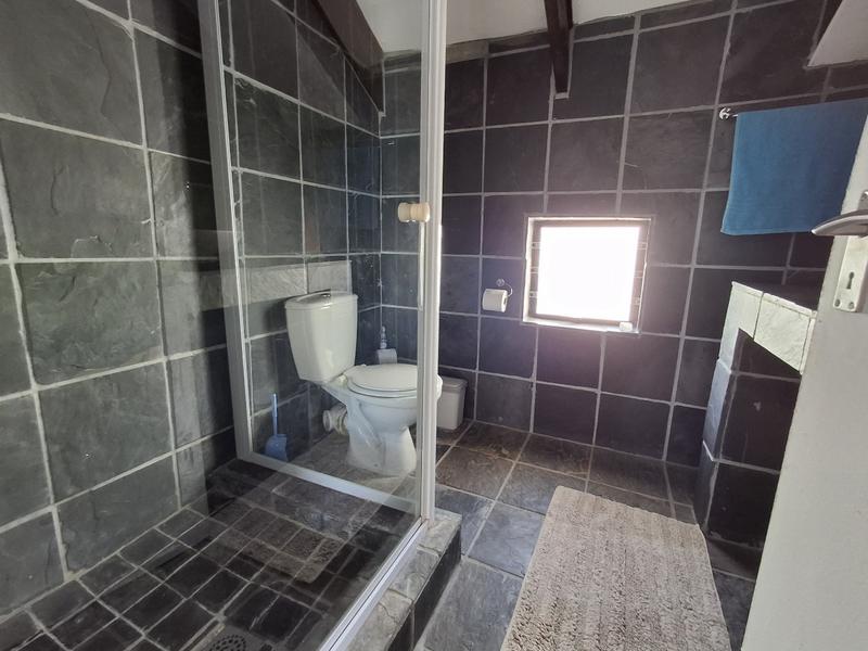 To Let 3 Bedroom Property for Rent in Golden Mile Western Cape